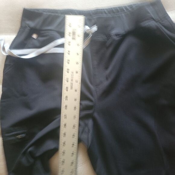 FIGS Zamora High Waisted Yoga Waistband Jogger Style Black Scrub Pants - XL/P - Picture 11 of 13